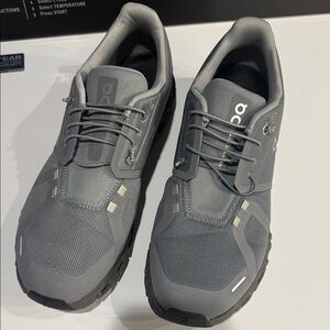Men's on clouds tennie shoes